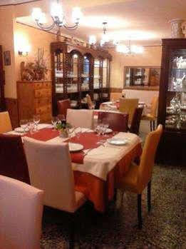 Hostal Creus Rosas Exterior foto